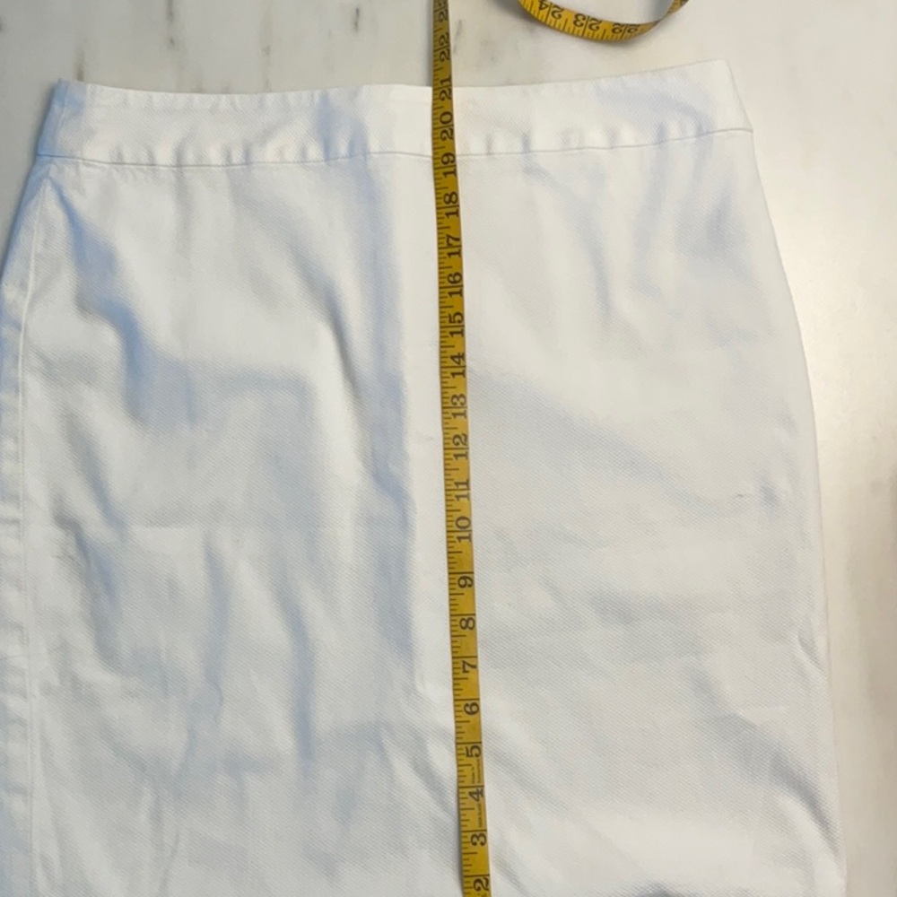 Liz Claiborne White Knee-length Pencil Skirt for Work